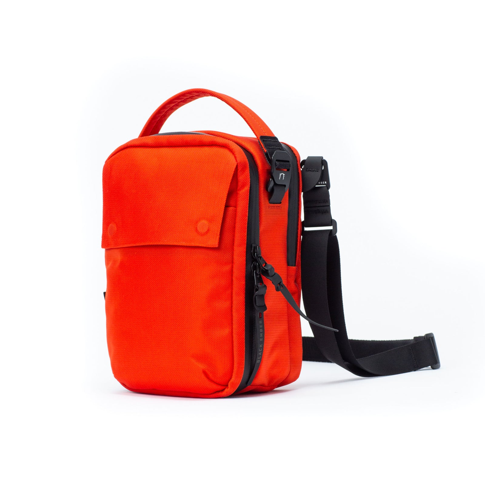 No,7220033B KOMPAK – BLACK EMBER