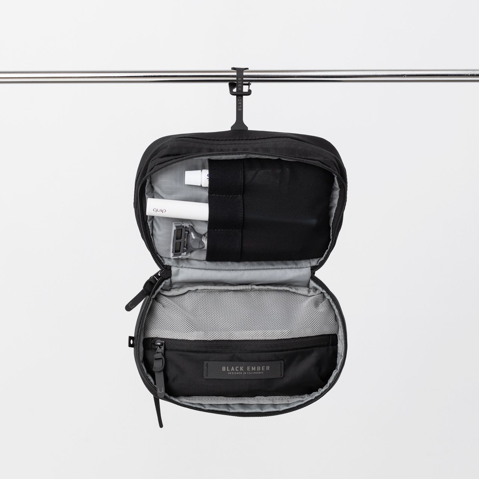 No,7223007 DOPP KIT – BLACK EMBER